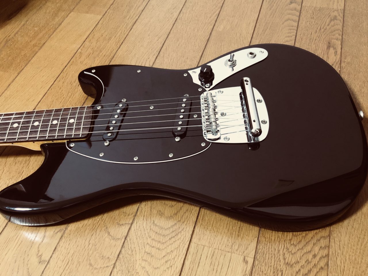 VAMPSのハイド仕様のムスタング！「Fender Japan MG69/MH/DP」を購入したのでレビューしてみる。