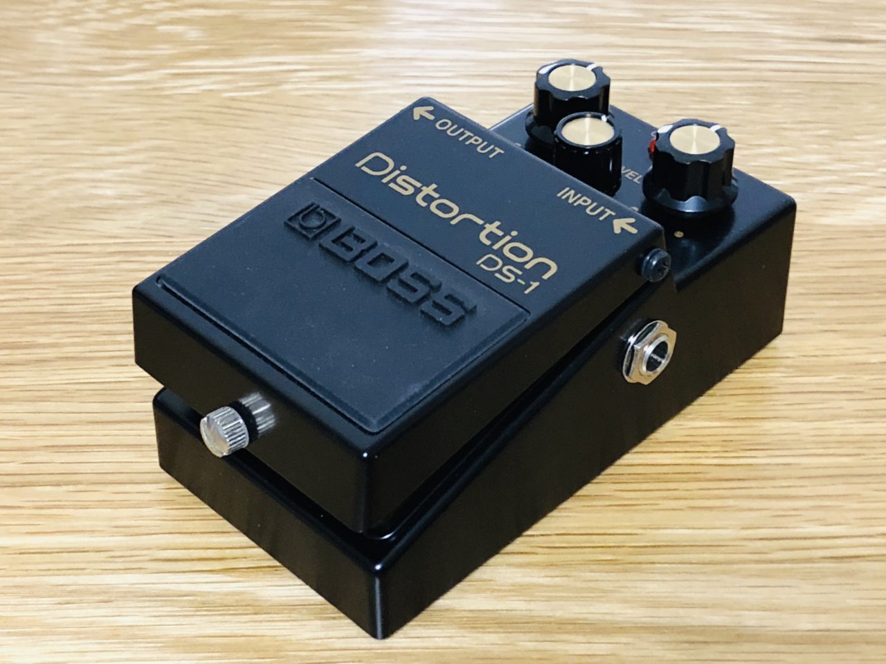 愛され続けて40周年!ディストーションサウンドの原点! BOSS DS-1 をレビューする。