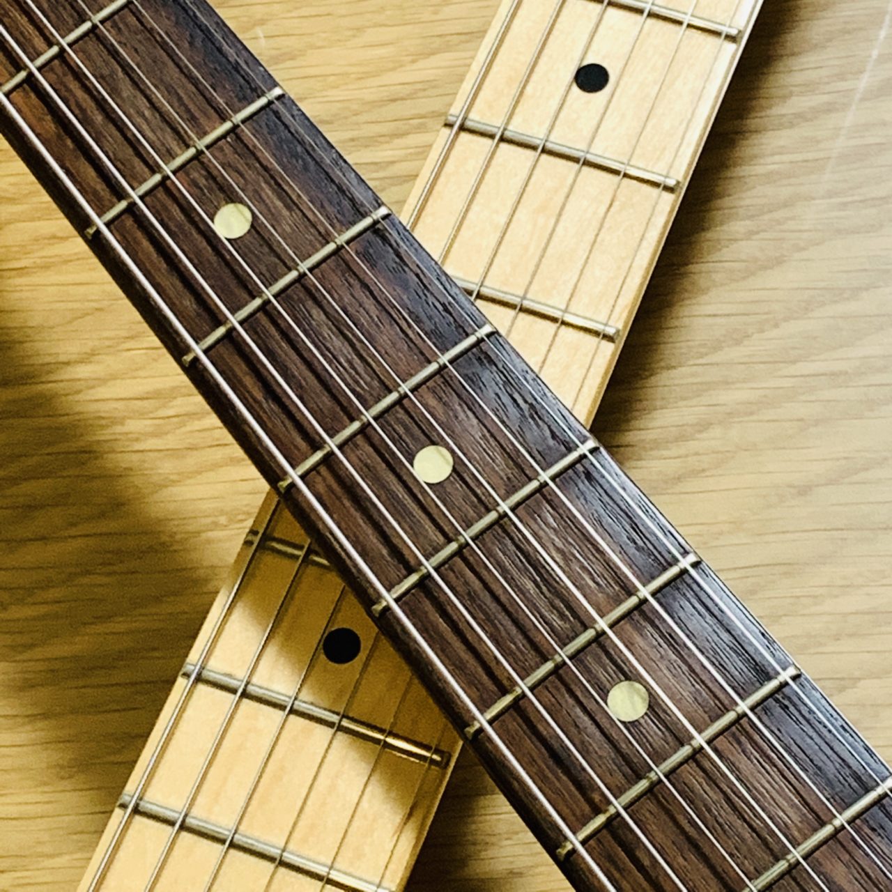 ギターの指板材はローズとメイプルのどっちがいいのか？ギターの指板材 