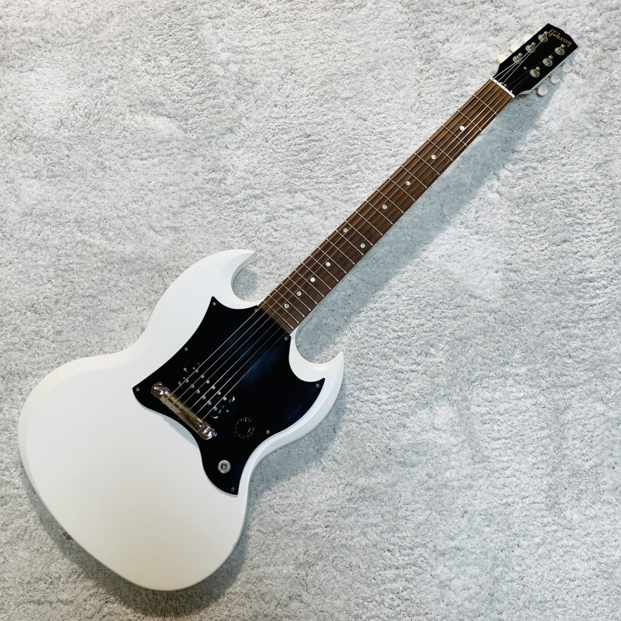 【レビュー】Gibson Melody Maker SGは軽くて弾きやすくて個性的なギター！