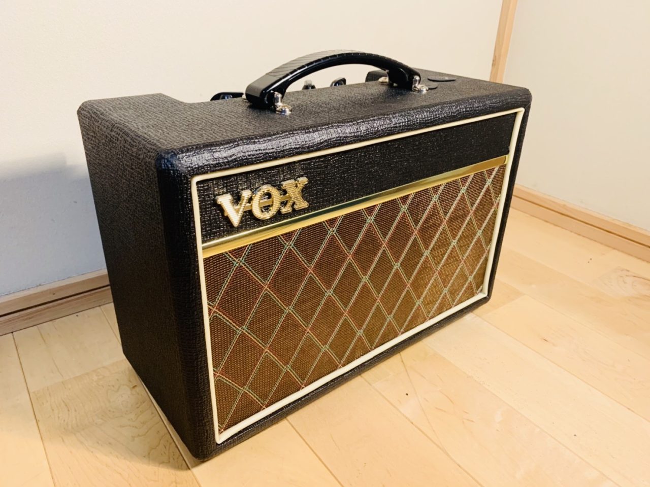 レビュー】VOX Pathfinder 10は自宅でのギター練習に最適のアンプだ。 | ギター情報サイト【ギターハック】