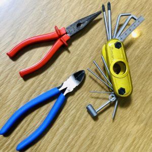 ギターのリペアや改造にはこれを買っておけばOK！おすすめの工具とグッズを紹介するよ。